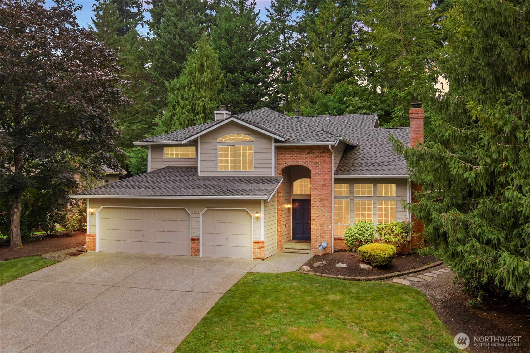 23518 SE 253rd Place, Maple Valley, WA 98038