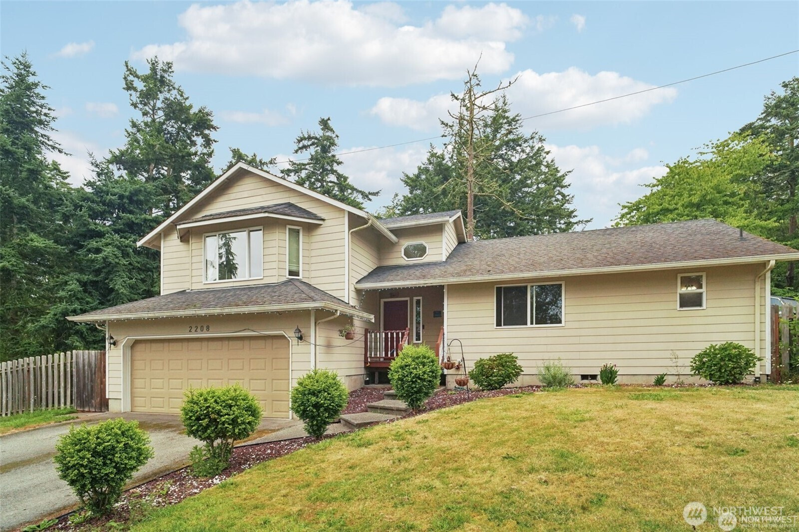 2208 Legato Drive, Oak Harbor, WA 98277