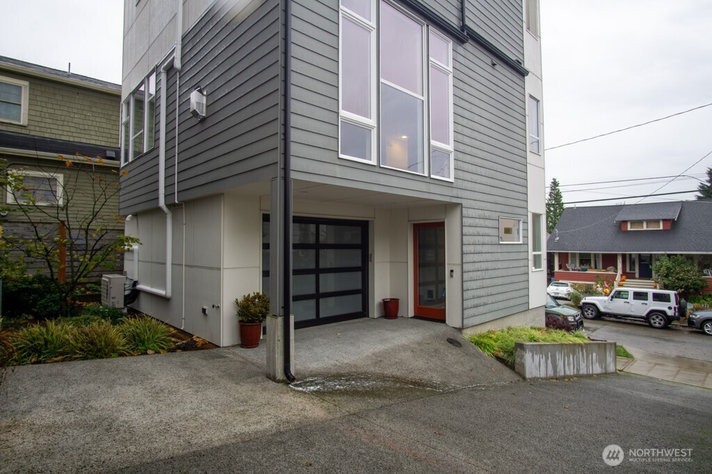 4613 Evanston Avenue N, Seattle, WA 98103