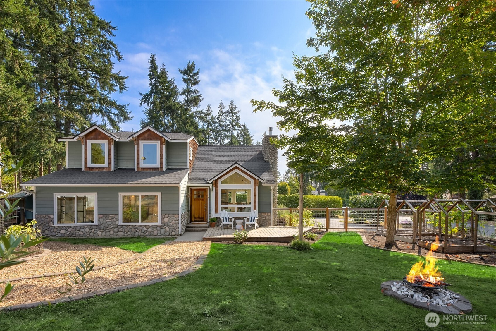 1116 Grow Avenue NE, Bainbridge Island, WA 98110