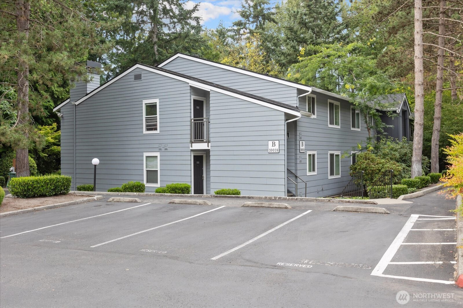 10018 NE 127th Place, Kirkland, WA 98034
