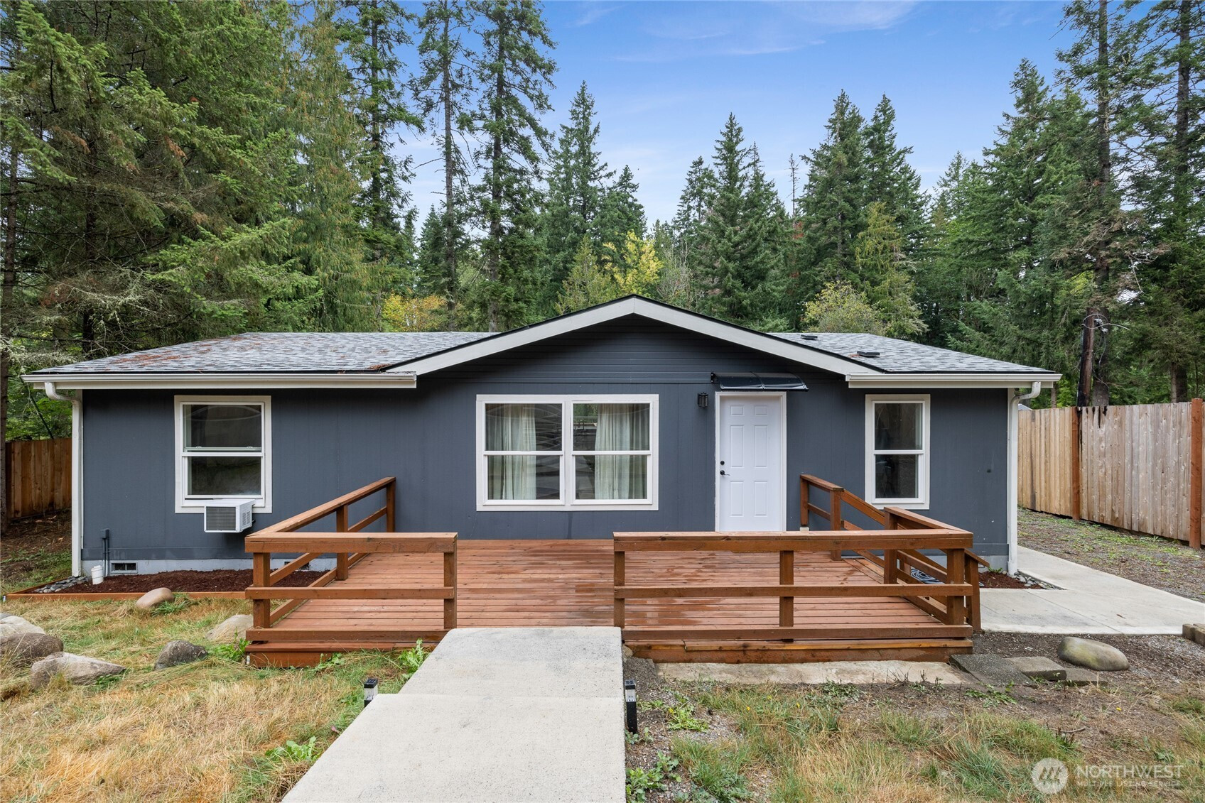 13906 166th Avenue SE, Rainier, WA 98576