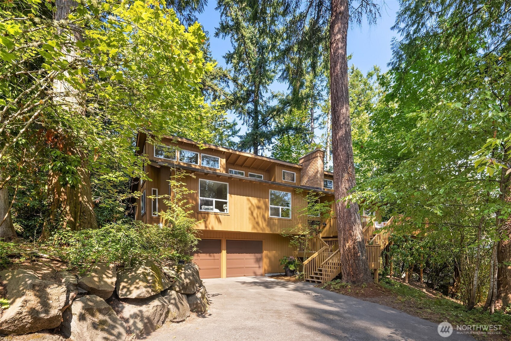 2215 W Lake Sammamish Parkway NE, Redmond, WA 98052