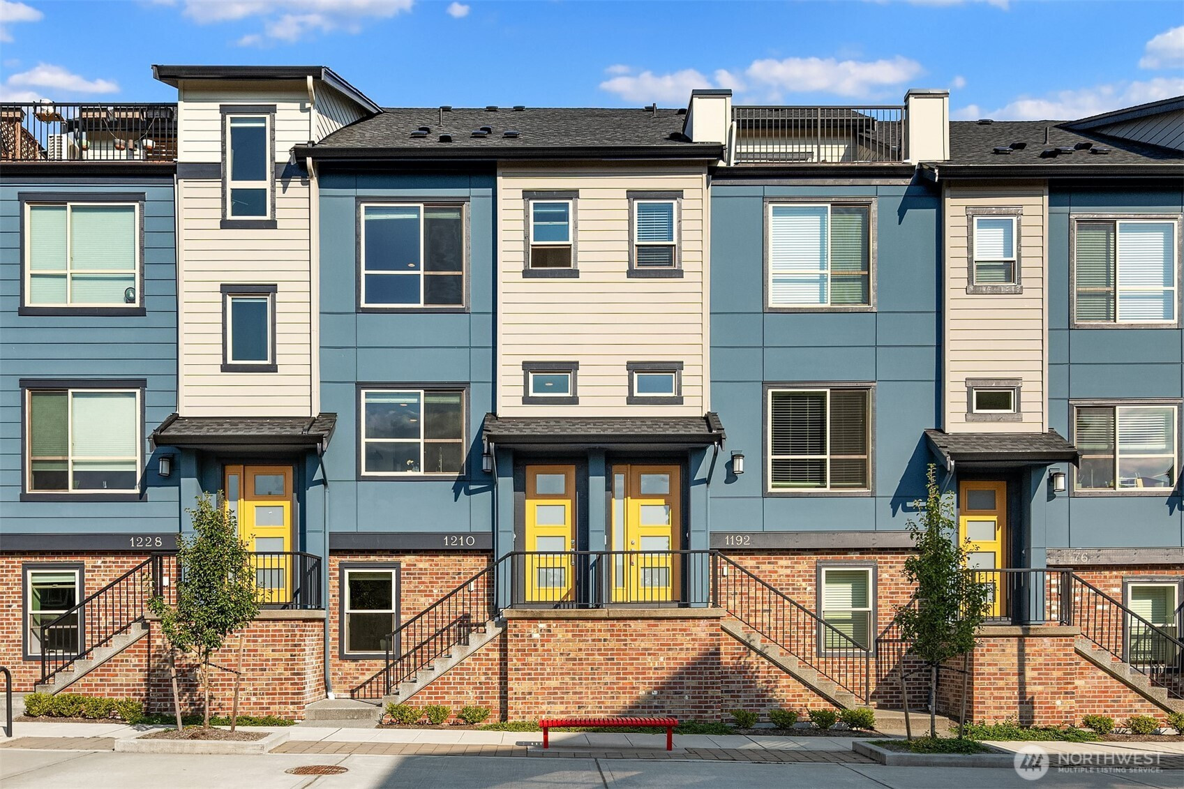 1210 6th Avenue NE, Issaquah, WA 98029