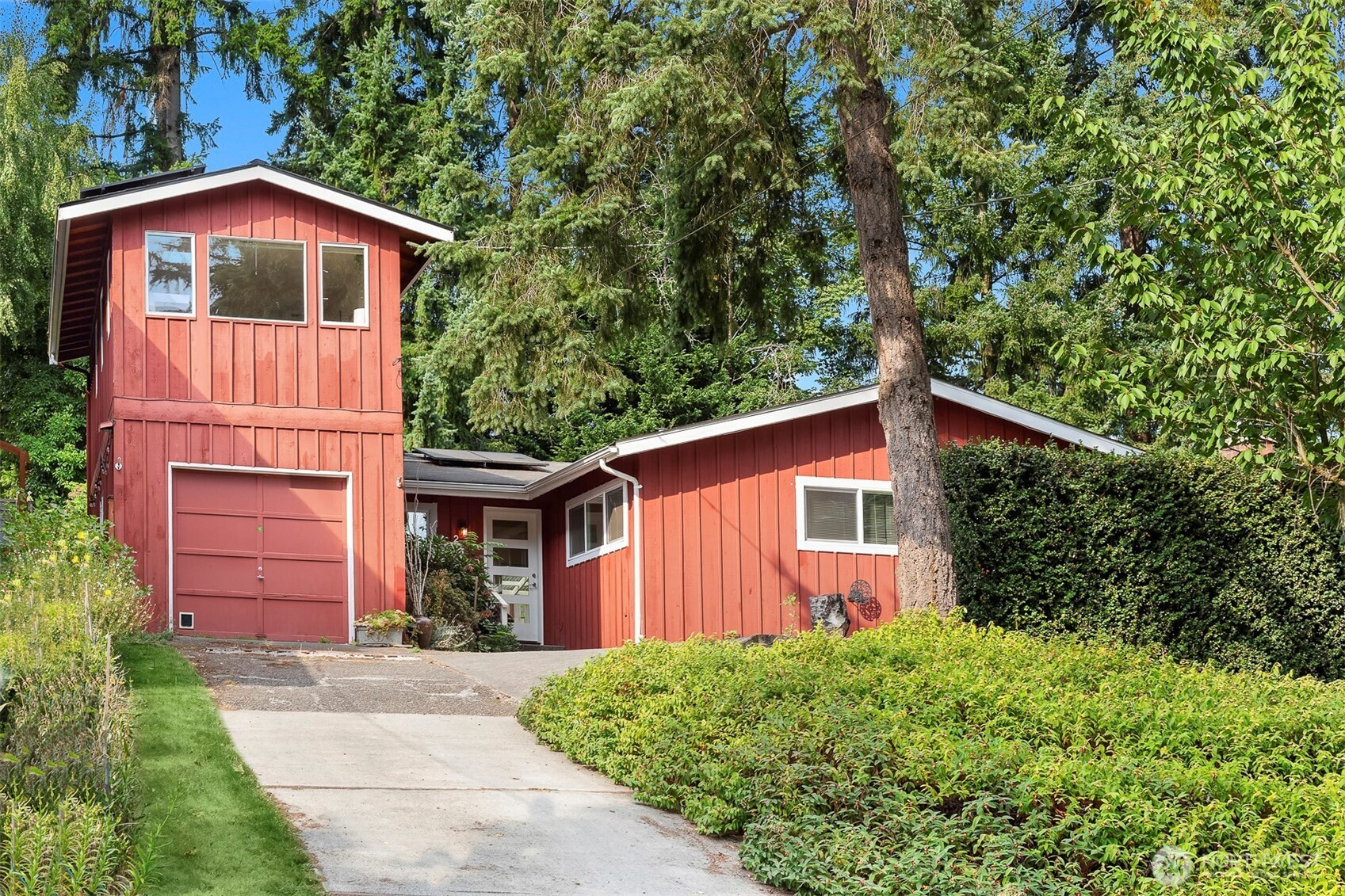 2020 NE 102nd Street, Seattle, WA 98125