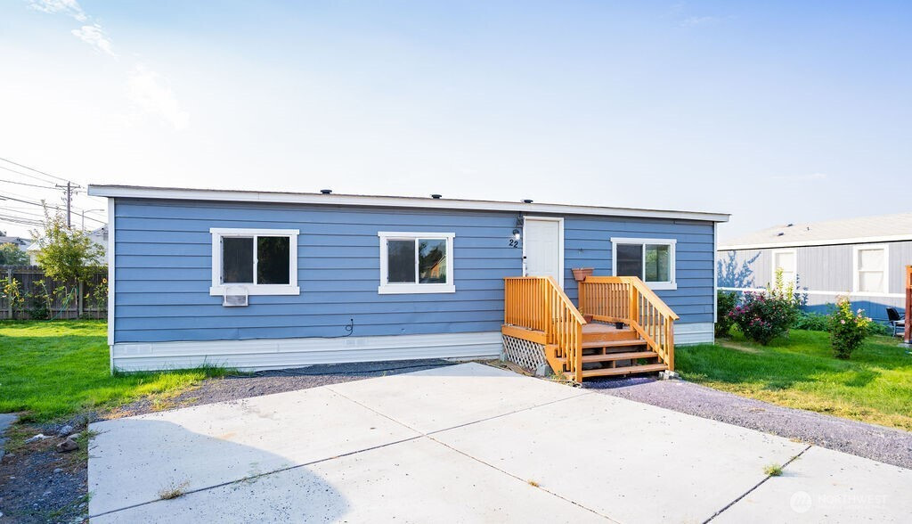 900 N Grape, Moses Lake, WA 98837