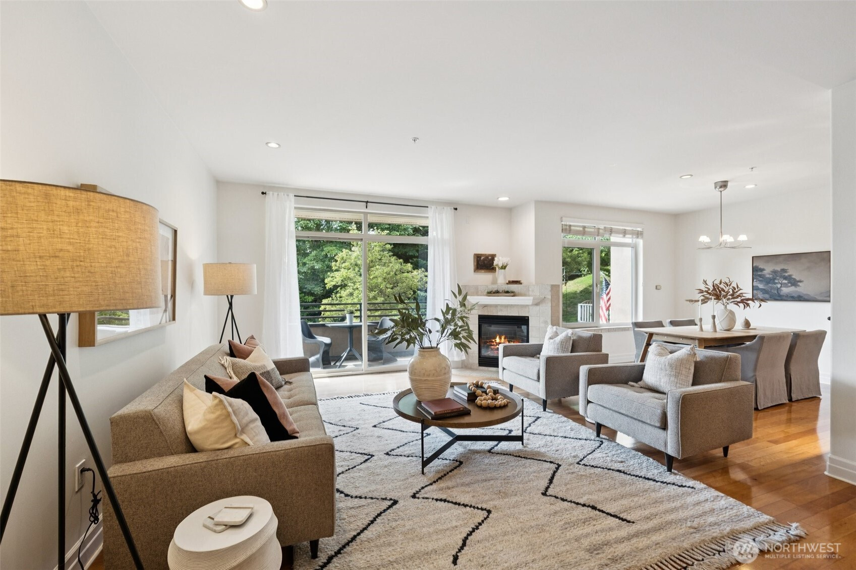 2551 Thorndyke Avenue W, Seattle, WA 98199