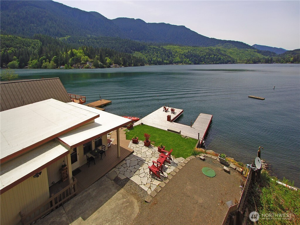 210 Longfellow Road, Port Angeles, WA 98363