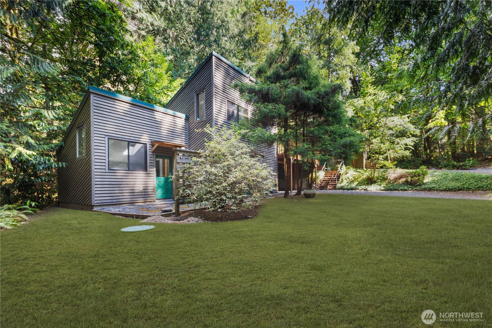 4420 Bluff Lane NE, Bainbridge Island, WA 98110