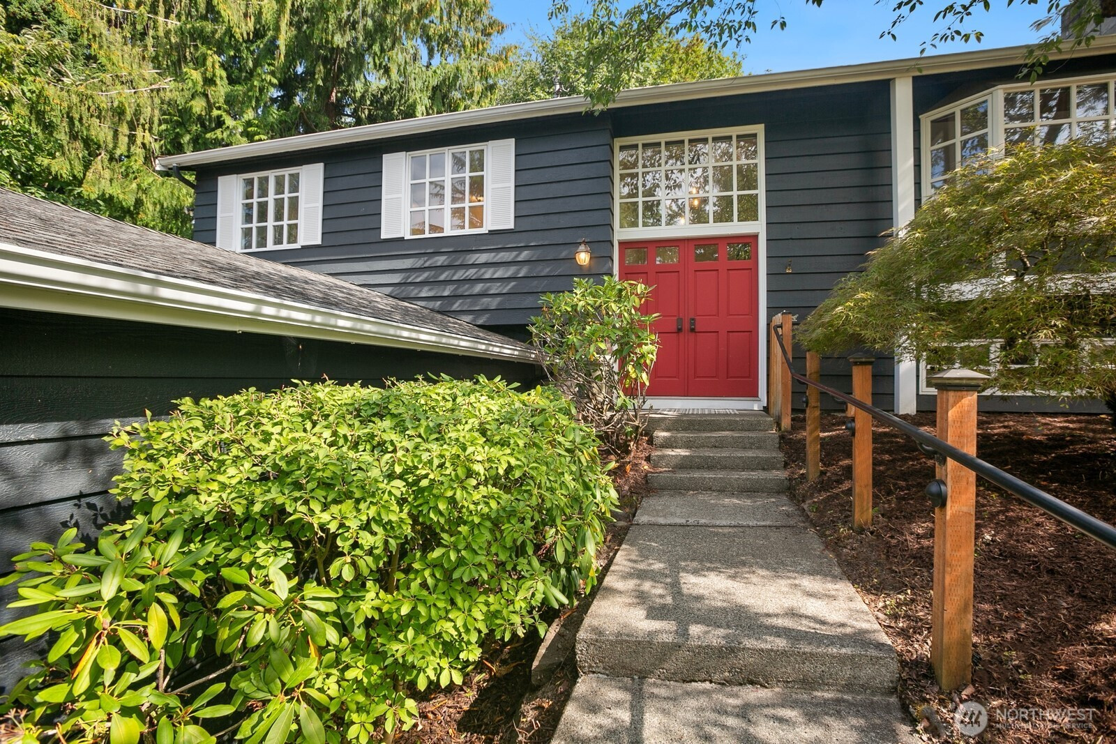 3712 79th Avenue SE, Mercer Island, WA 98040