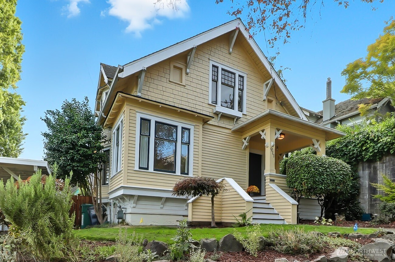 911 N 47th Street, Seattle, WA 98103