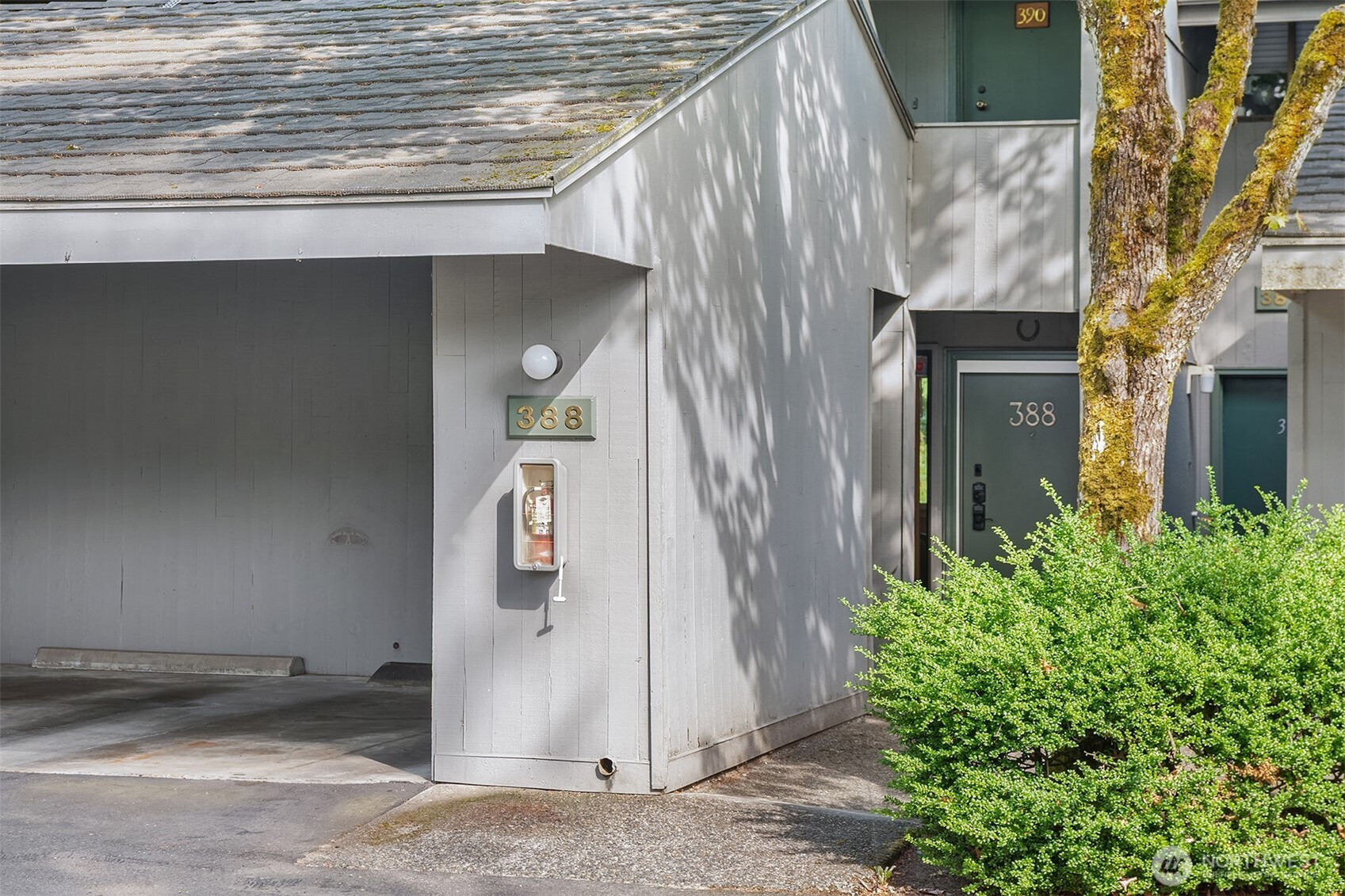 6404 137th Avenue NE, Redmond, WA 98052