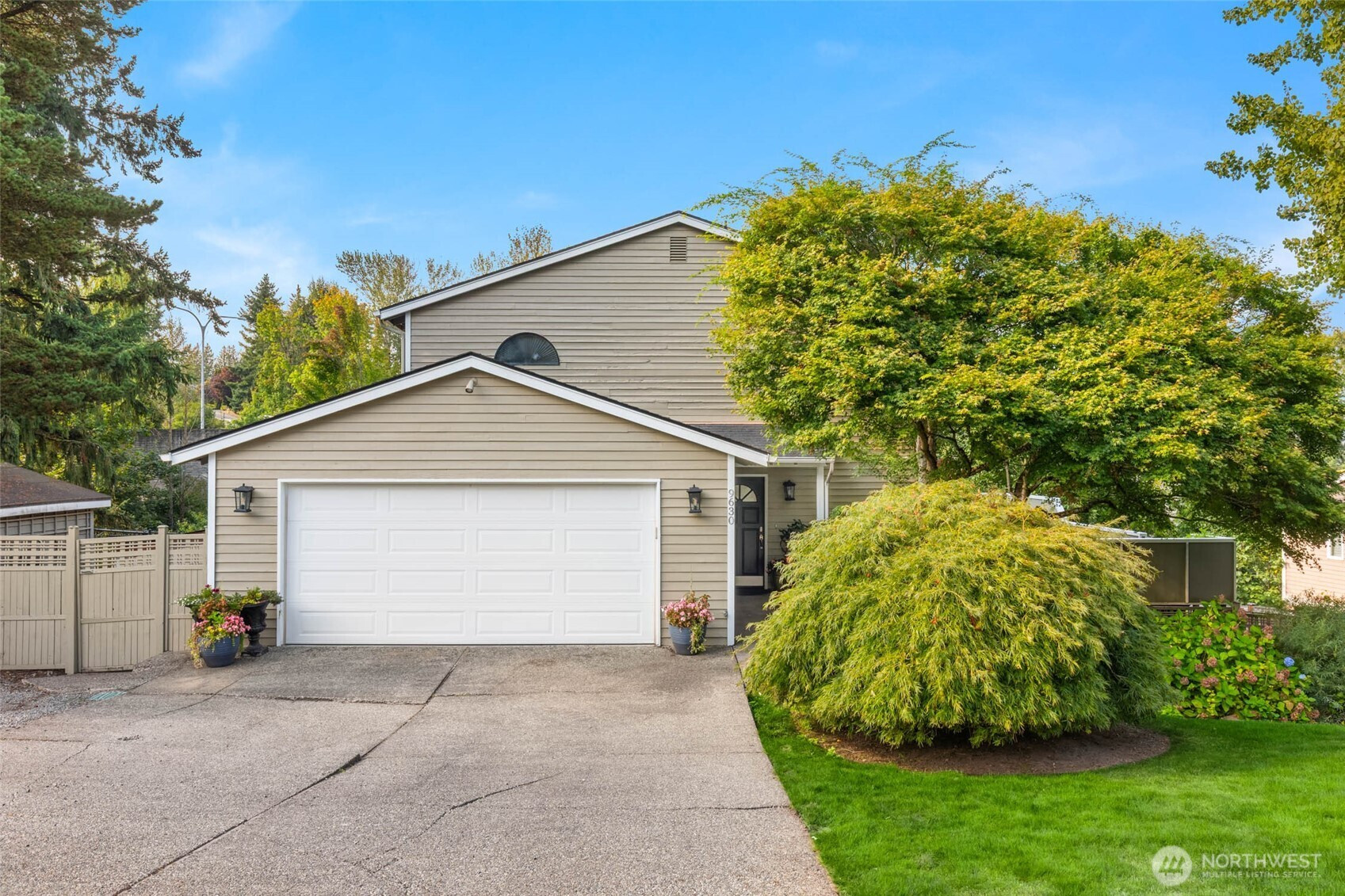 9630 NE 35th Place, Clyde Hill, WA 98004