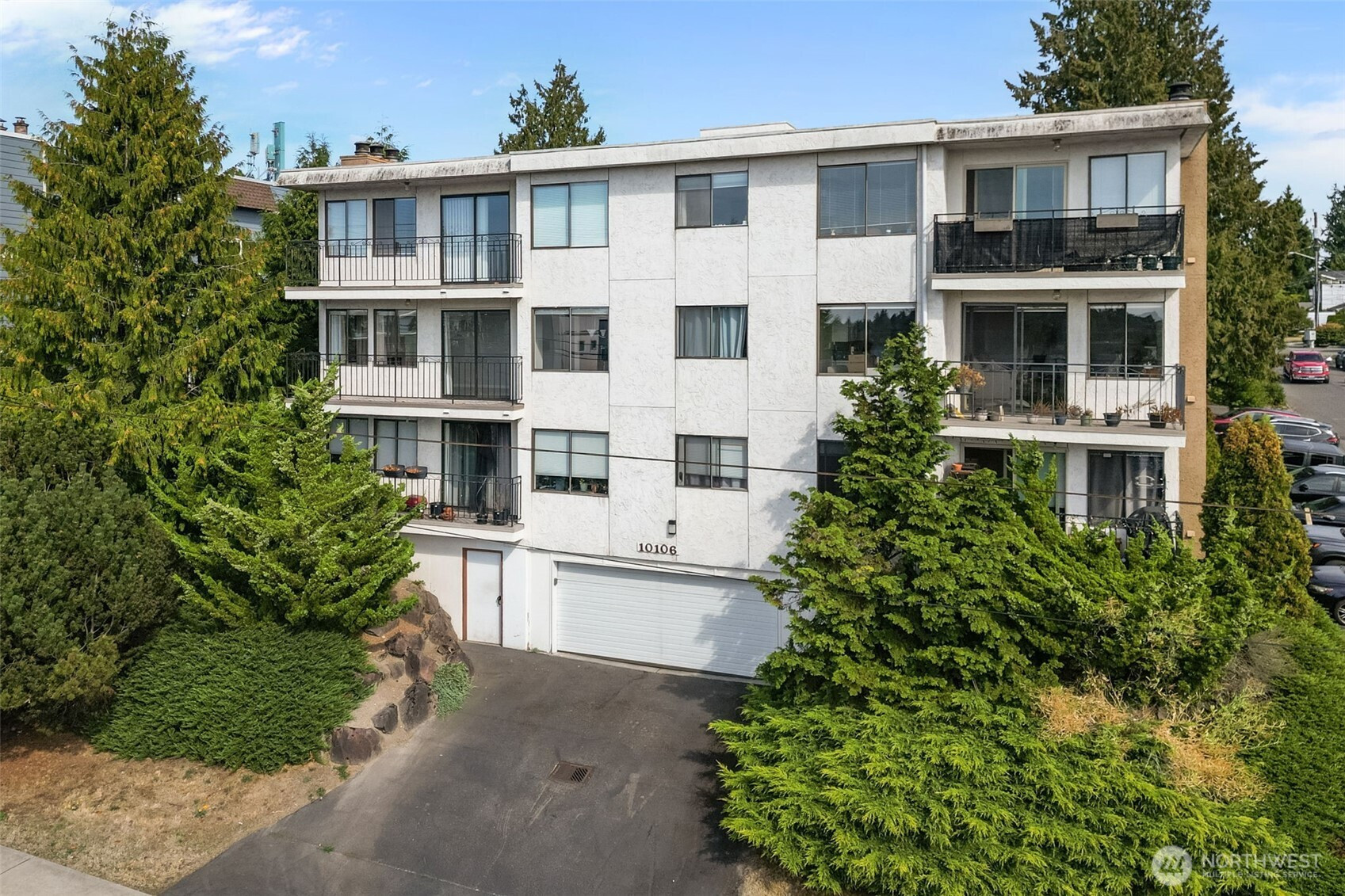 10106 Greenwood Avenue N, Seattle, WA 98133