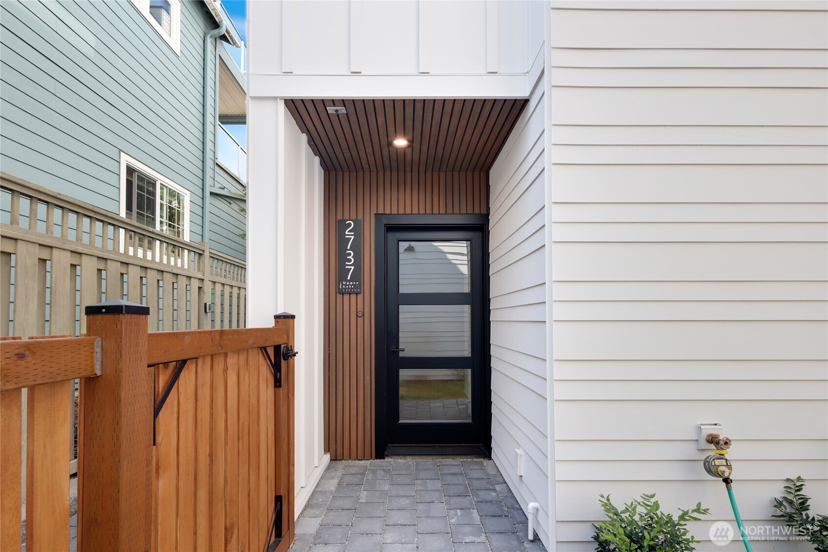 2737 59th Avenue SW, Seattle, WA 98116