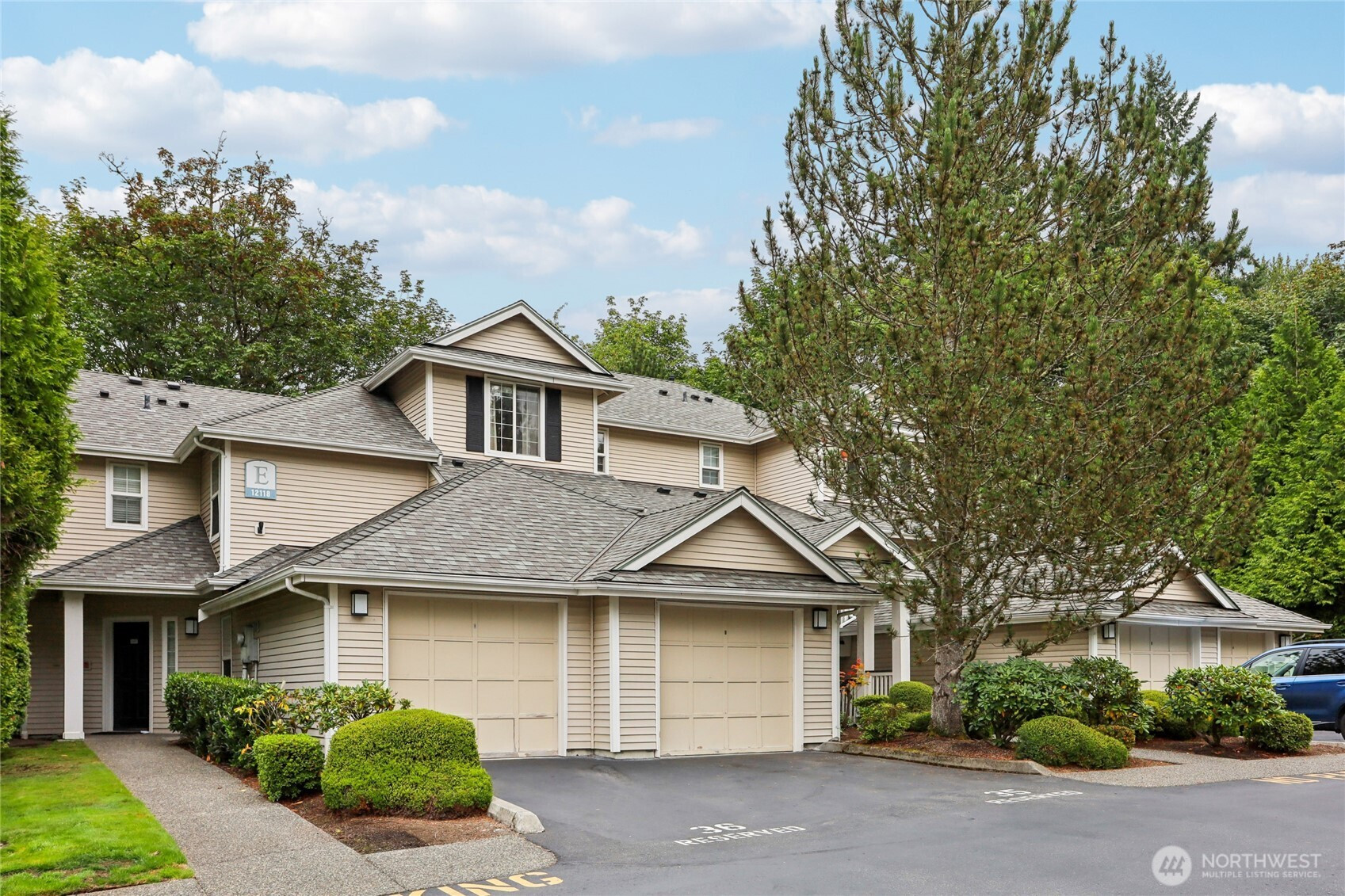 12118 NE 171st Place, Bothell, WA 98011