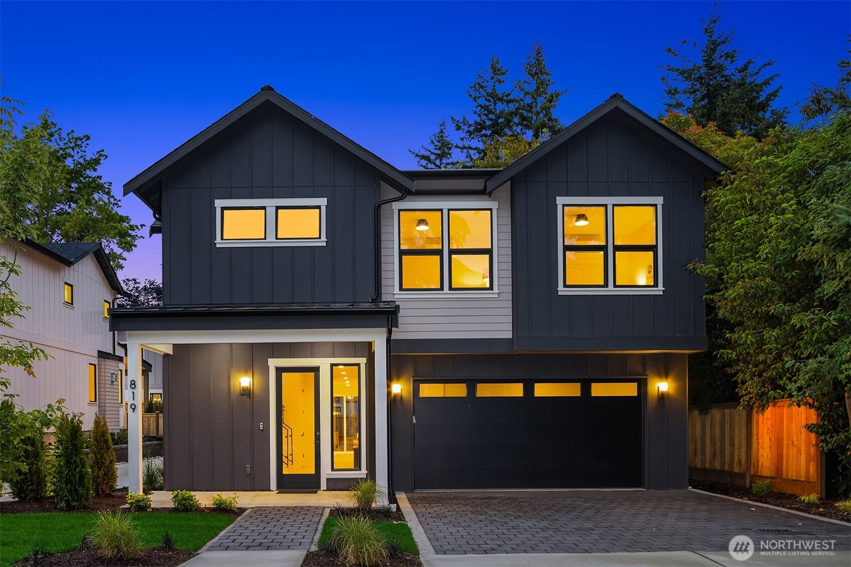 819 18th Avenue W, Kirkland, WA 98033