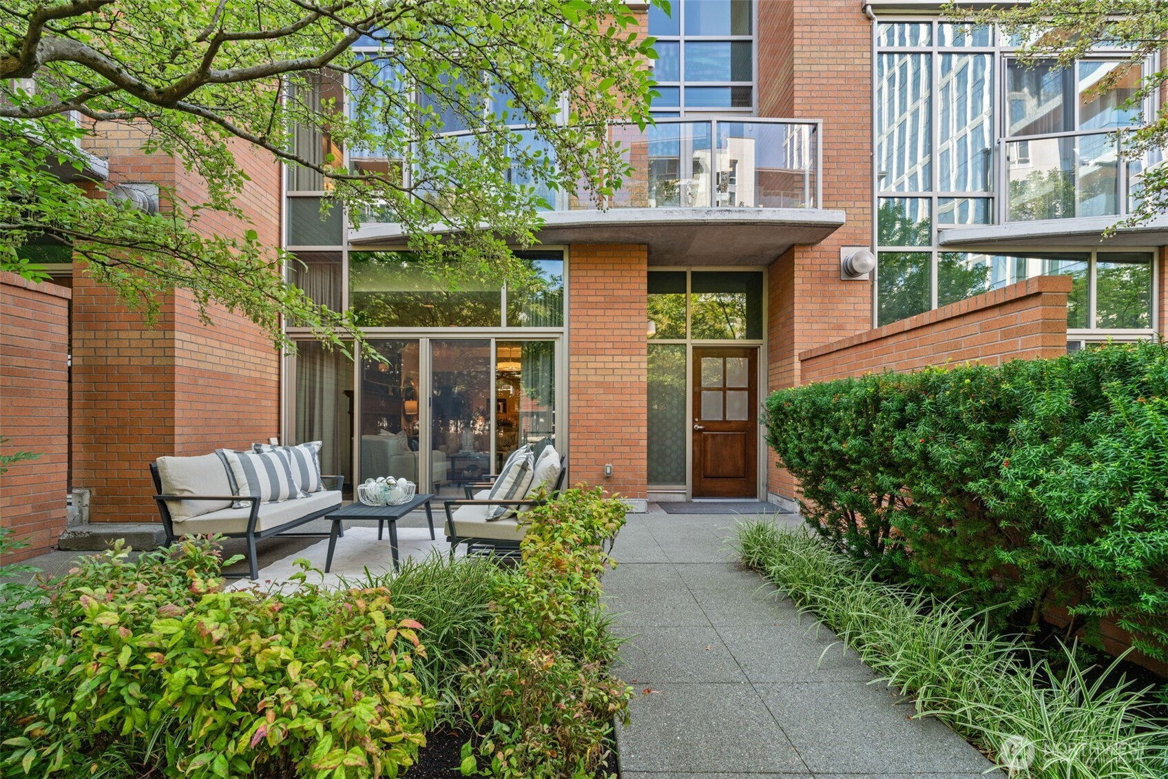 10616 NE 9th Place, Bellevue, WA 98004