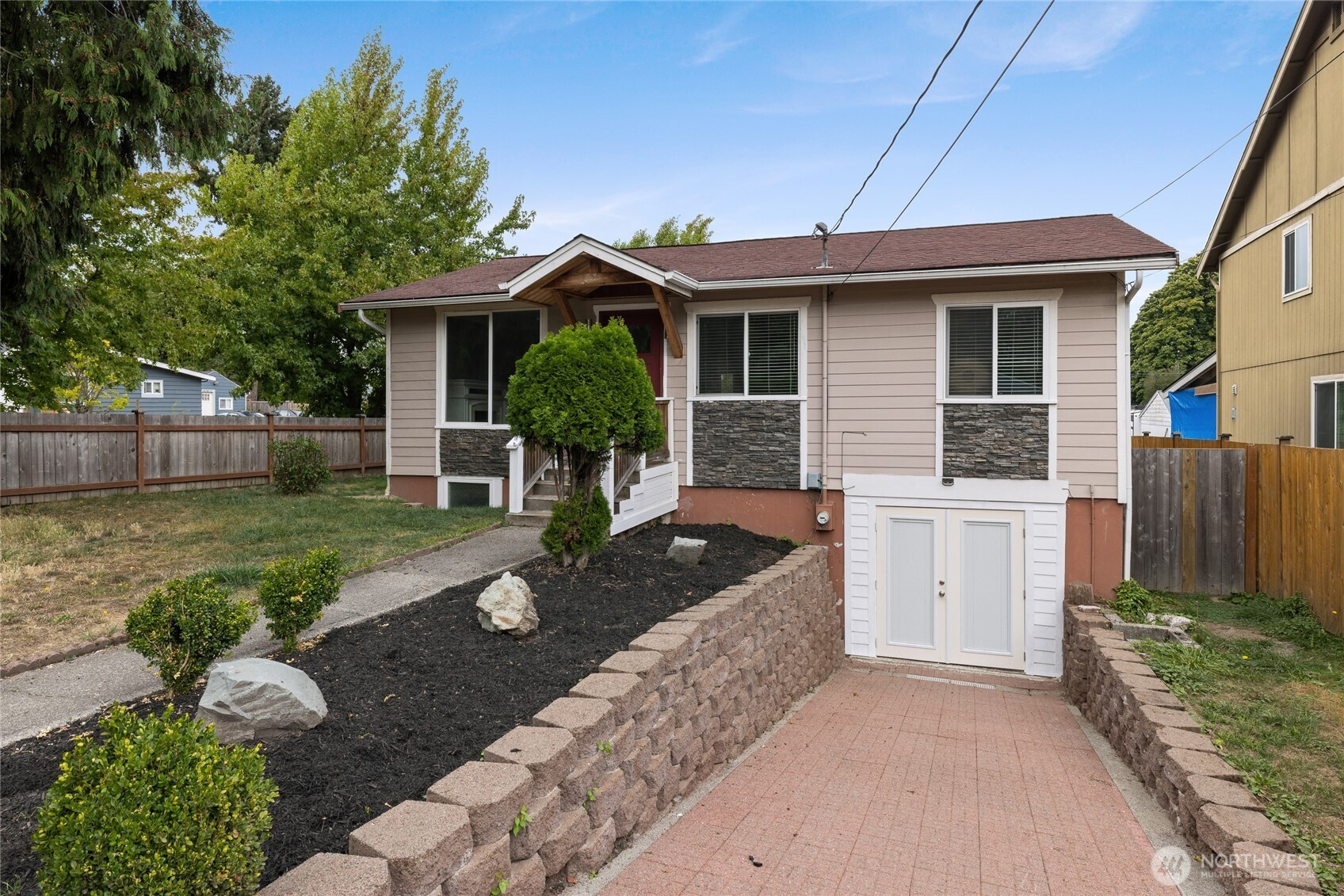 1677 S 47th Street, Tacoma, WA 98408