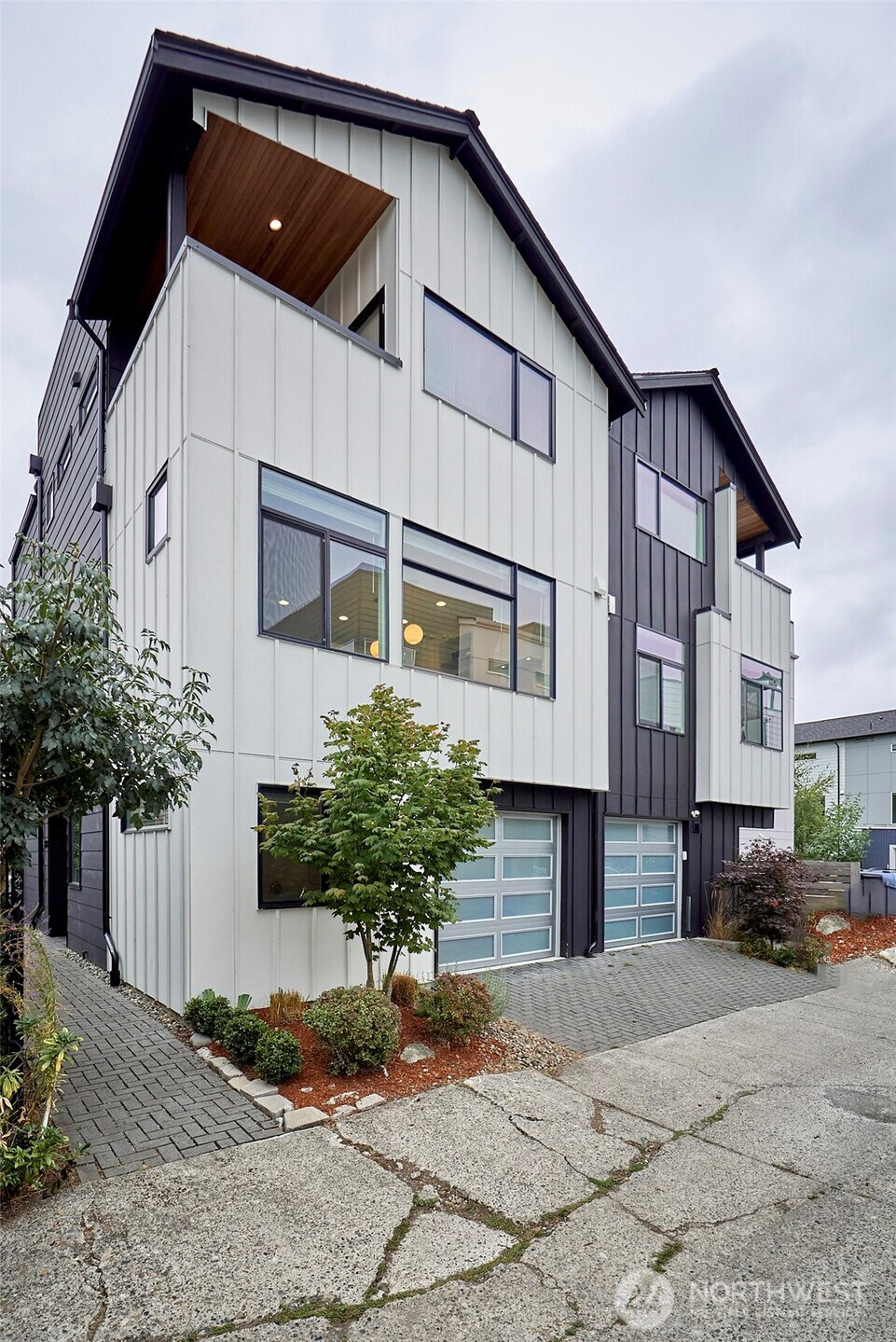 8333 13th Avenue NW, Seattle, WA 98117