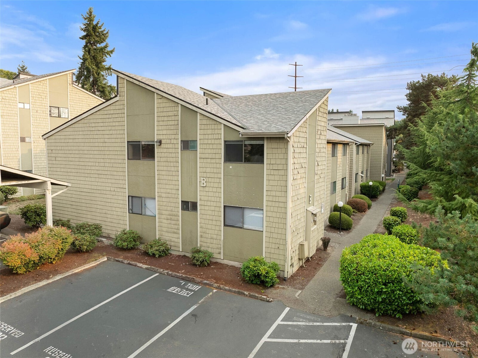 2020 Grant Ave S, Renton, WA 98055