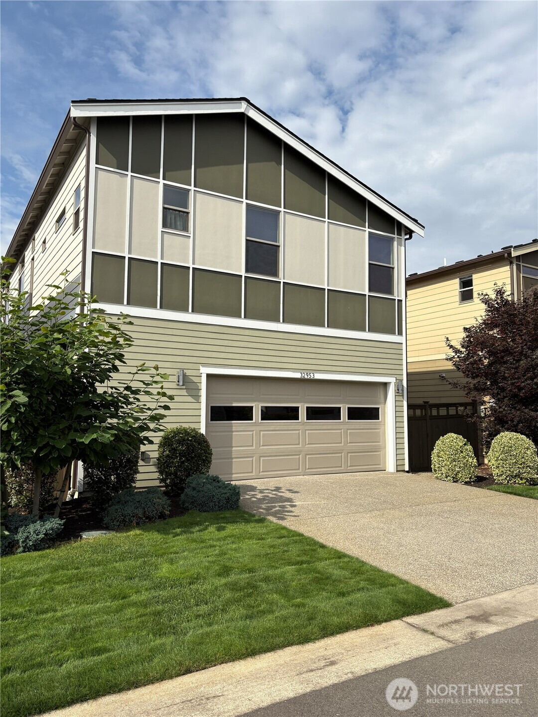 32953 Skyline Lane, Black Diamond, WA 98010