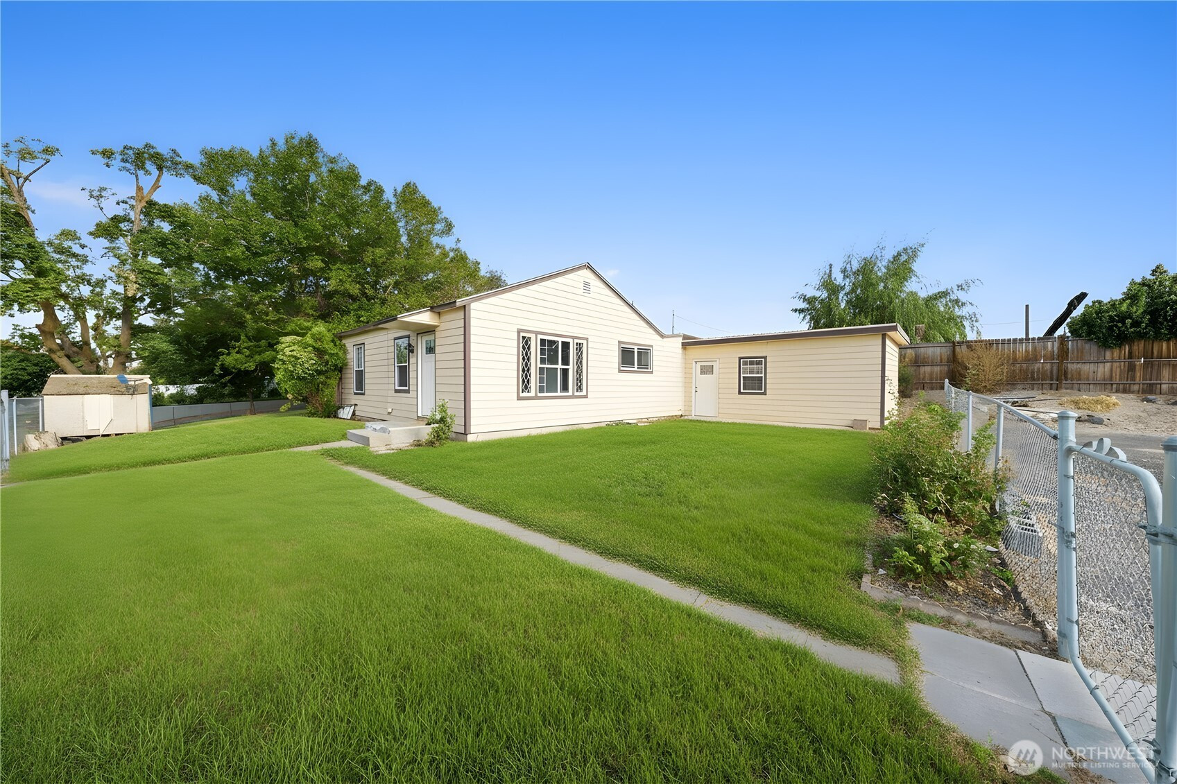 278 NW Calla Loop, Royal City, WA 99357