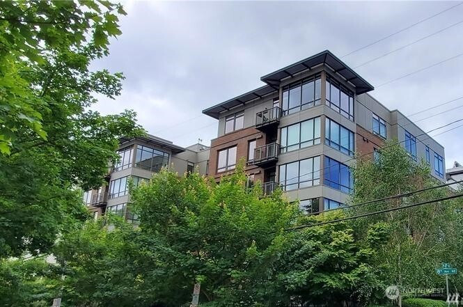 4547 8th Avenue NE, Seattle, WA 98105