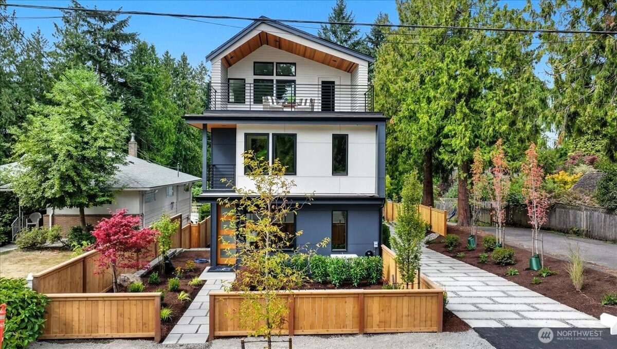 13047 39th Avenue NE, Seattle, WA 98125