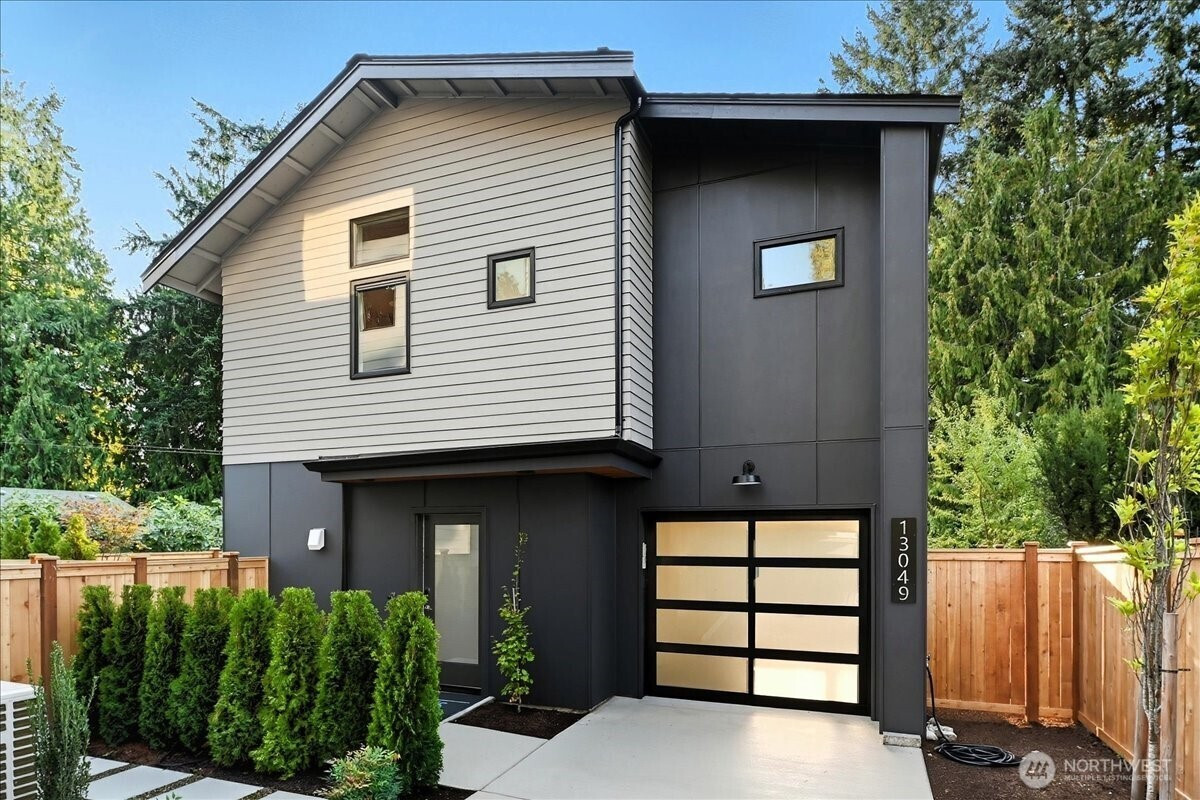 13049 39th Avenue NE, Seattle, WA 97125