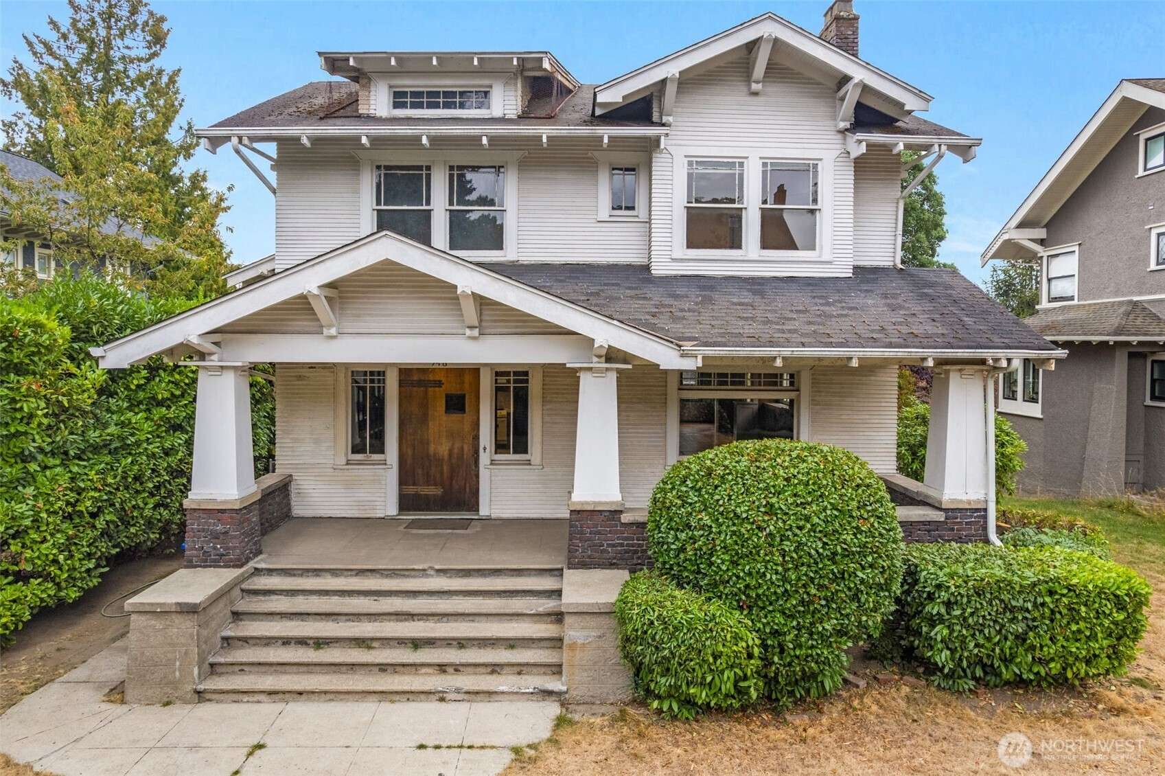 946 22nd Avenue E, Seattle, WA 98112