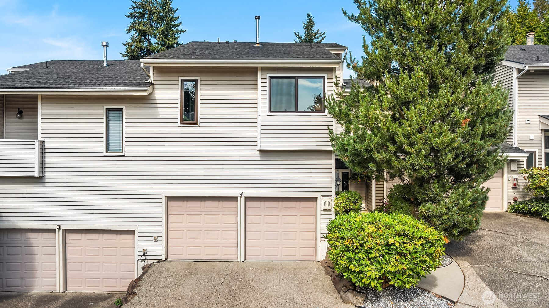 1400 Bellevue Way SE, Bellevue, WA 98004