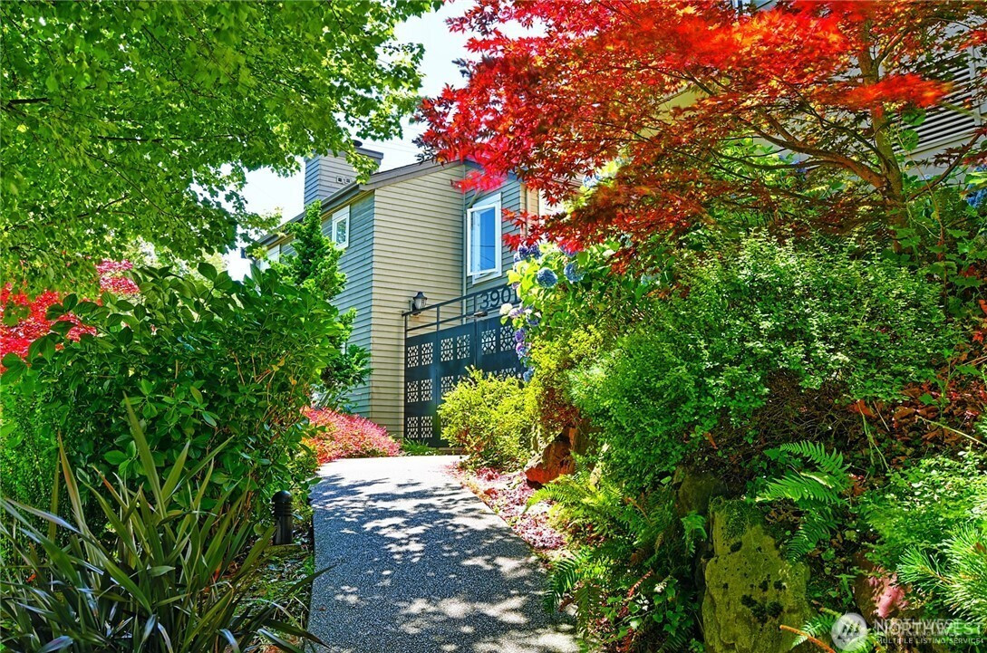 3901 Fremont Avenue N, Seattle, WA 98103