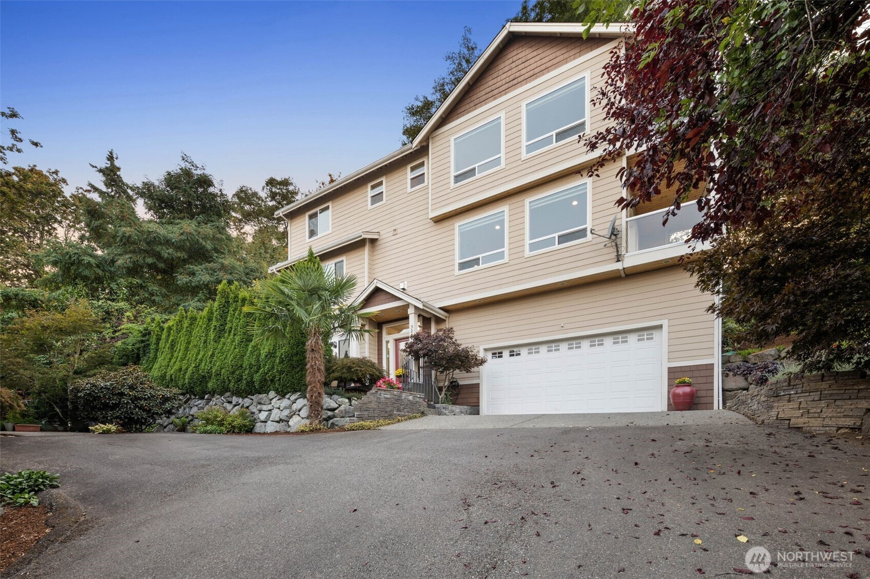 323 Lind Avenue NW, Renton, WA 98057
