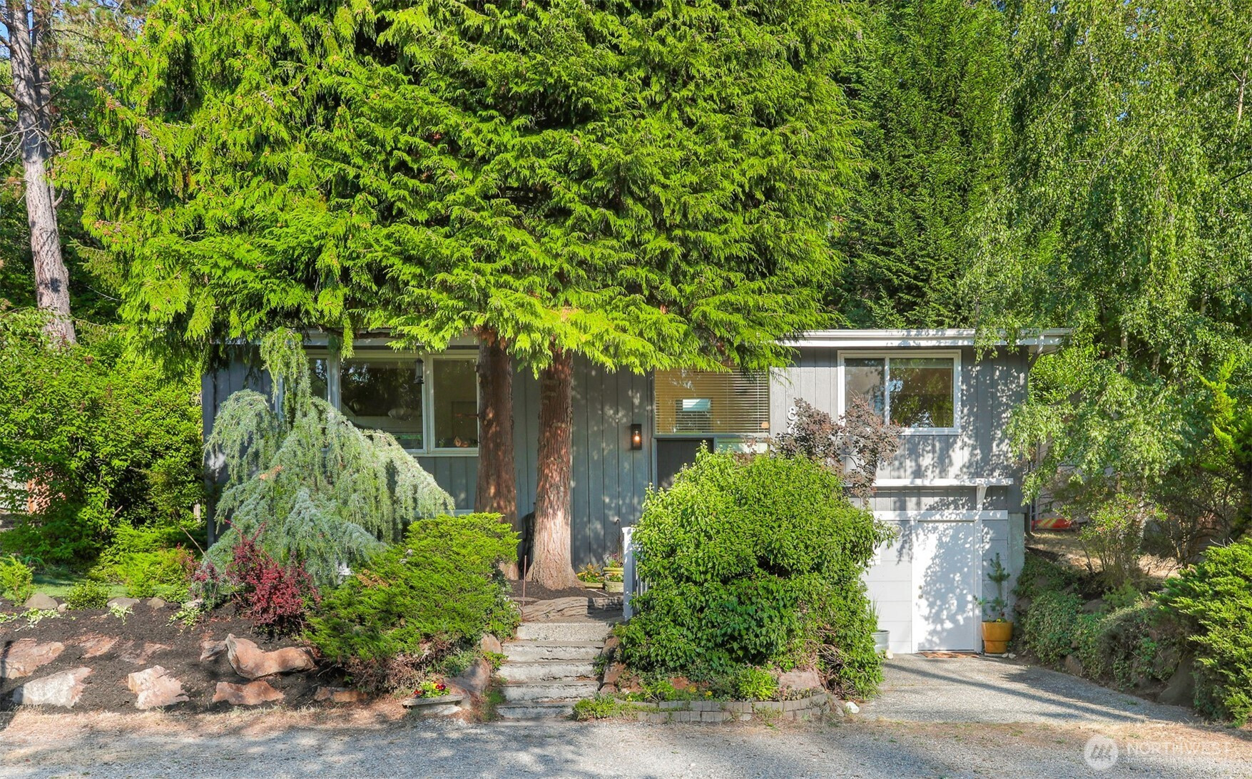 8614 25th Avenue NE, Seattle, WA 98115