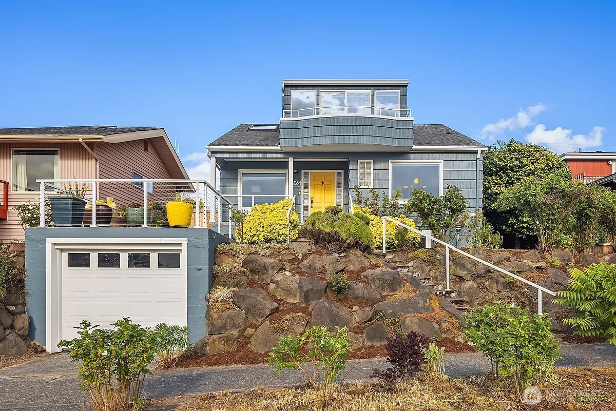 6924 38th Avenue SW, Seattle, WA 98126