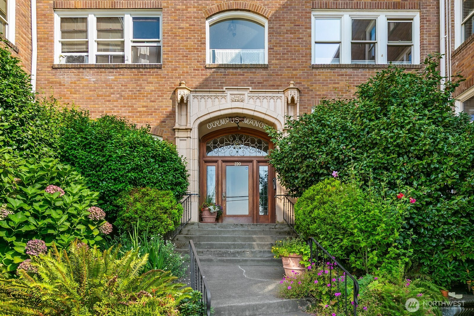 220 W Olympic Place, Seattle, WA 98119
