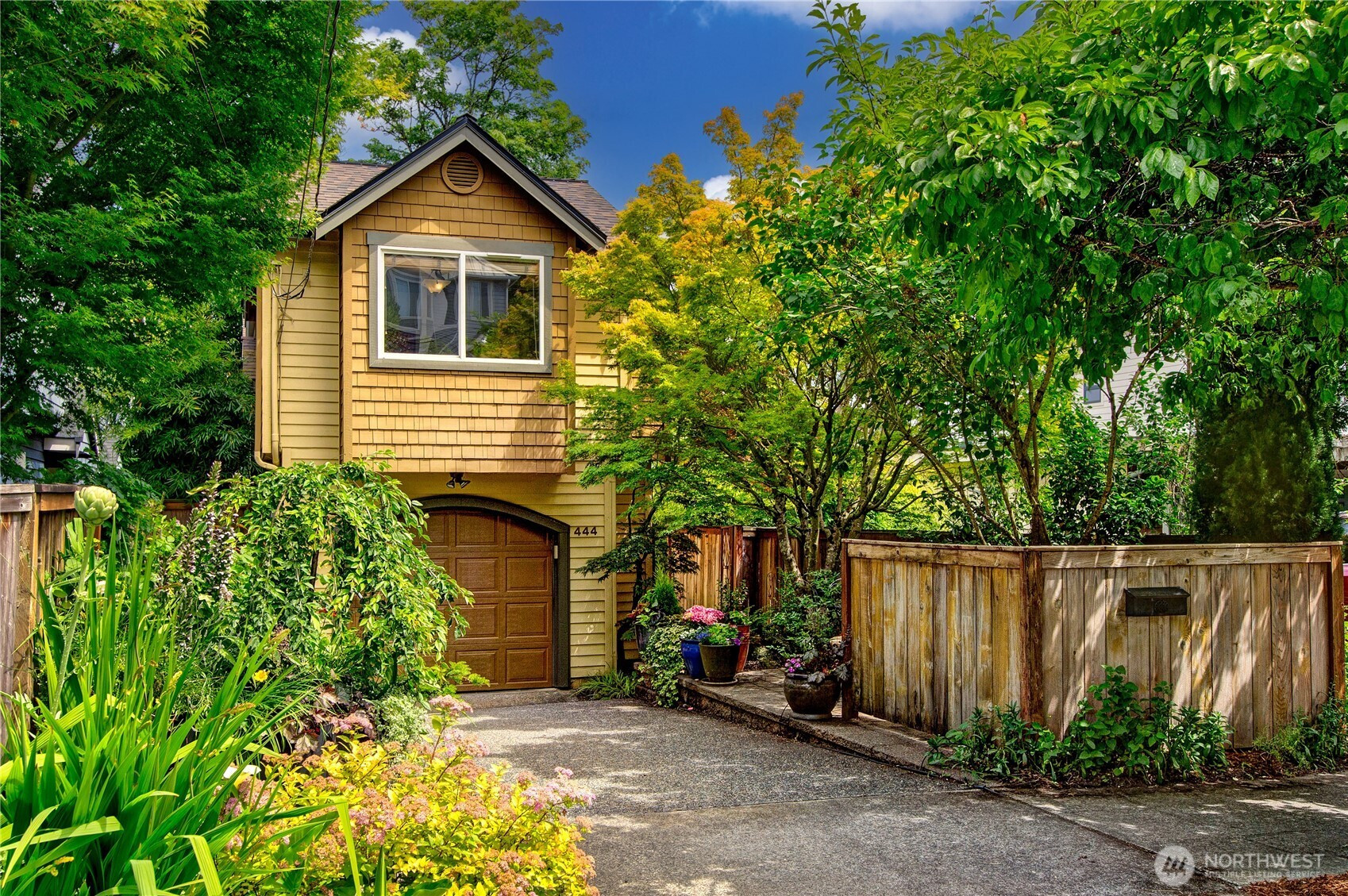 444 26th Avenue E, Seattle, WA 98112