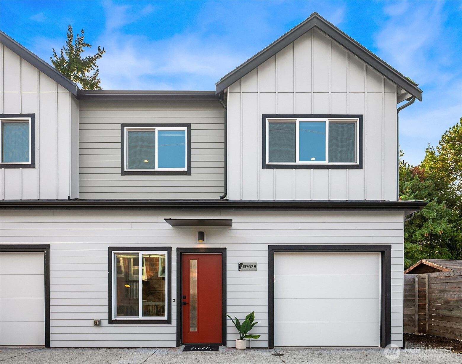 13707 B 1st Avenue NE, Seattle, WA 98125