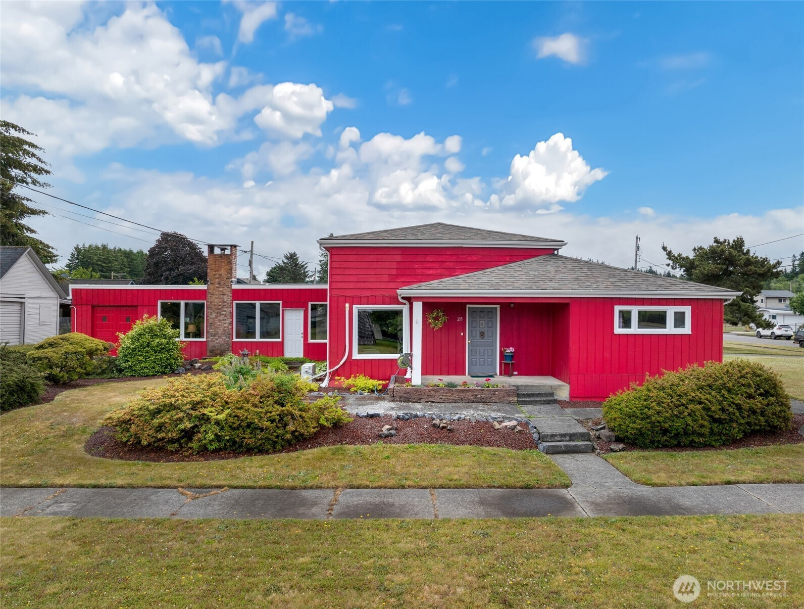 215 N H Street, Cosmopolis, WA 98537