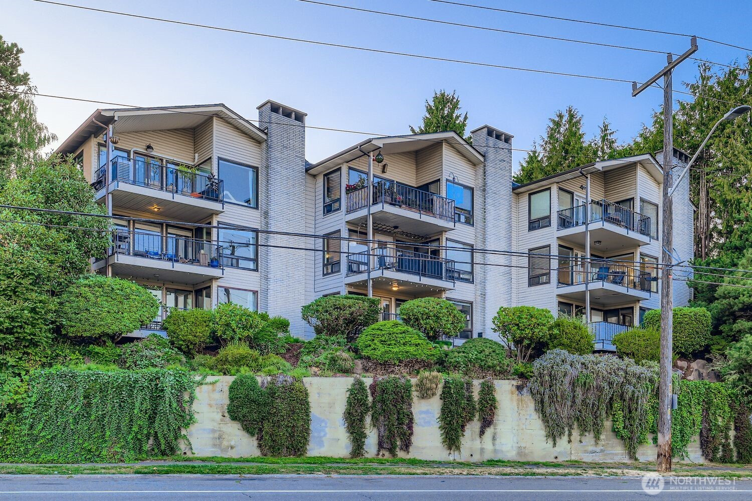2636 22nd Avenue W, Seattle, WA 98199