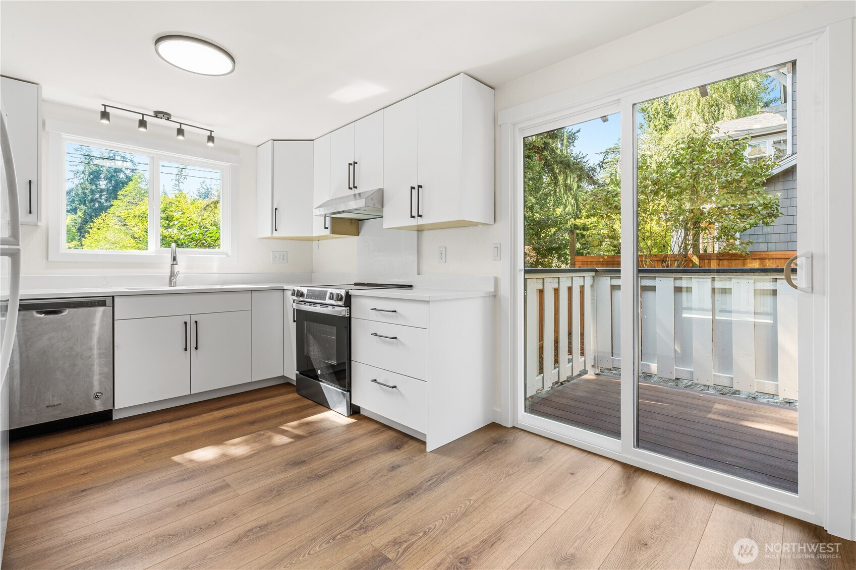 10542 SE 16th Street, Bellevue, WA 98004