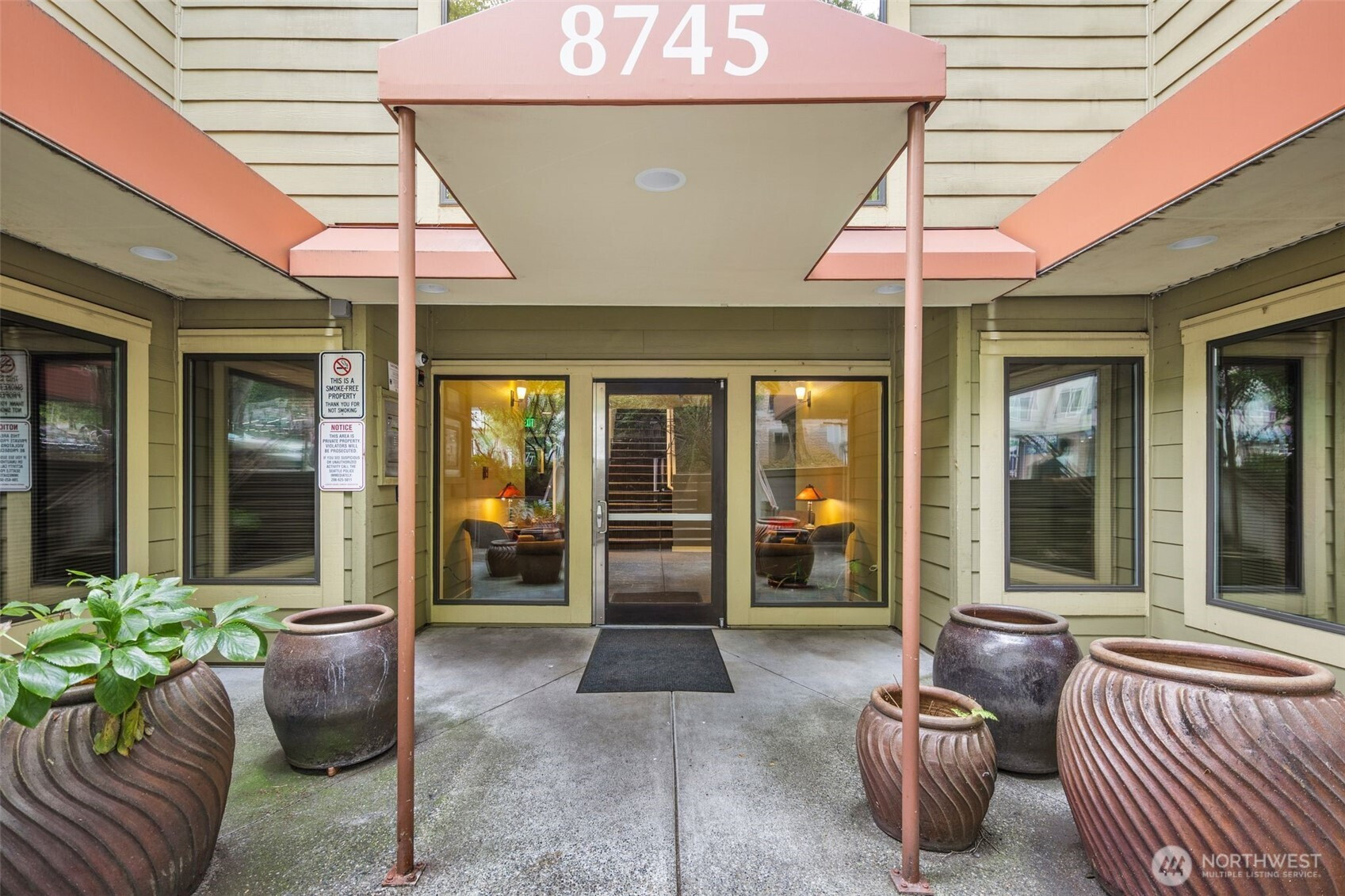 8745 Greenwood Avenue N, Seattle, WA 98103
