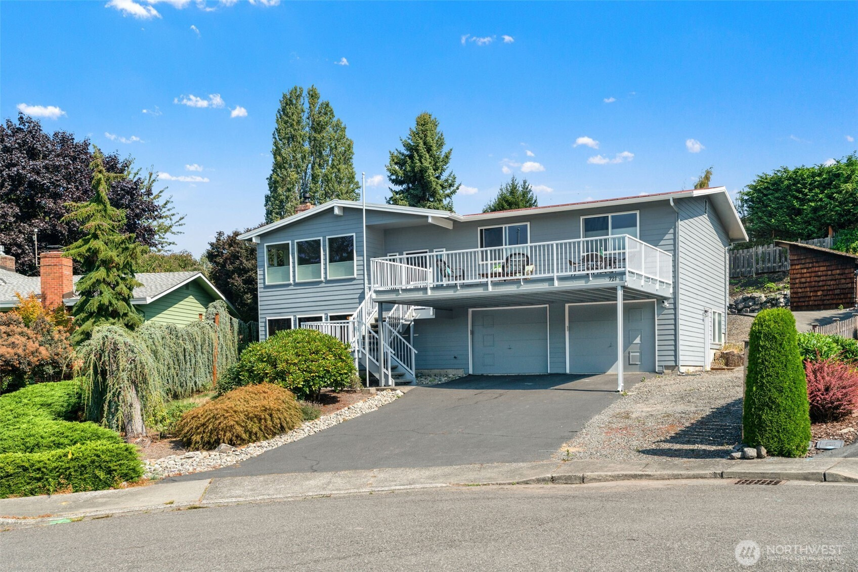 721 Elm Place W, Edmonds, WA 98020