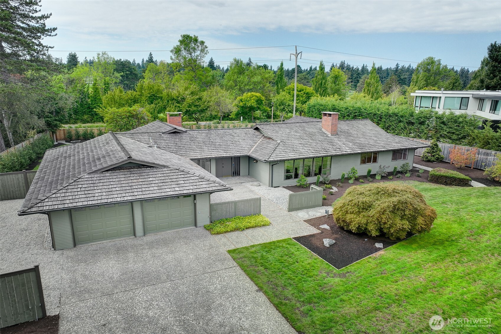 1615 85th Avenue NE, Clyde Hill, WA 98004