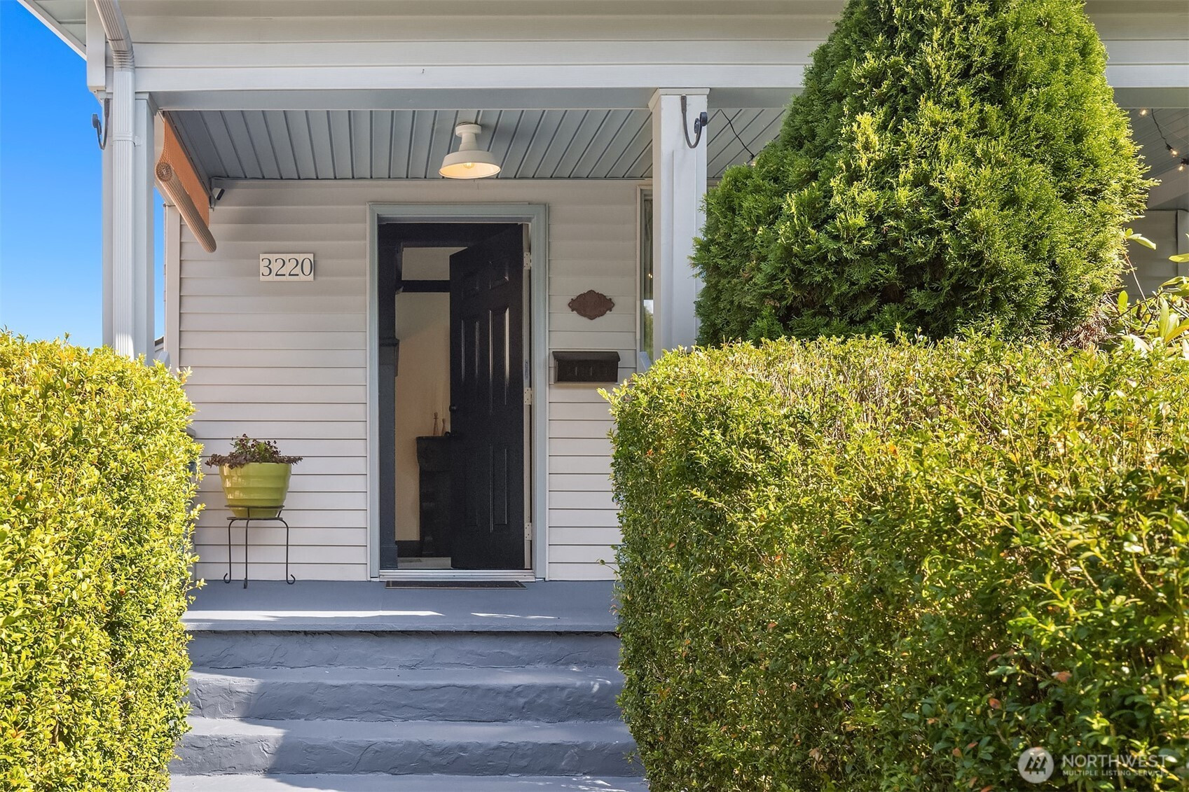 3220 Belvidere Avenue SW, Seattle, WA 98126