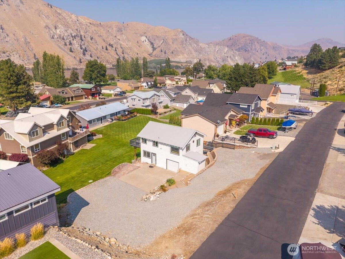 325 W Beach Drive, Orondo, WA 98843