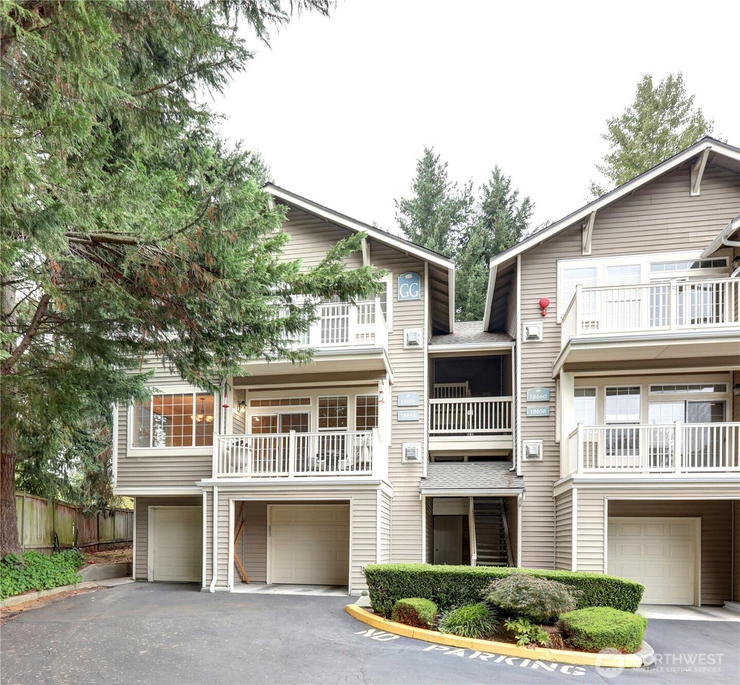 18654 NE 56th Court, Redmond, WA 98052