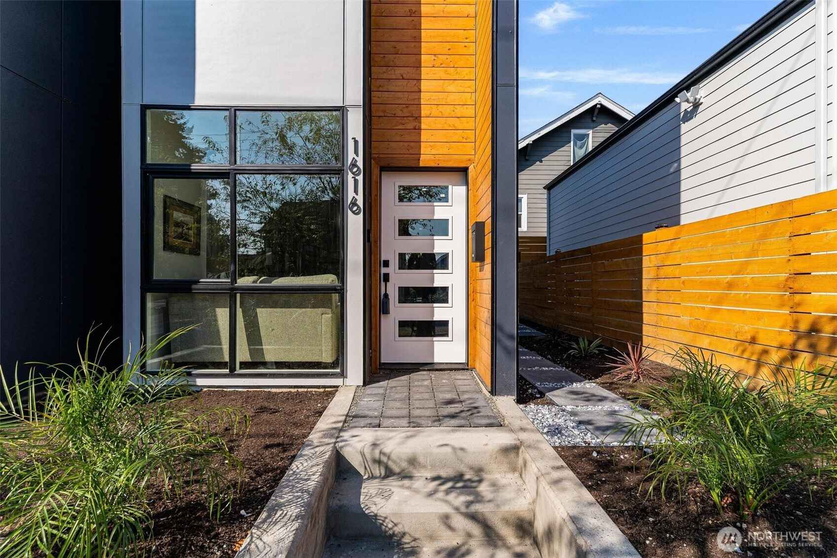 1616 S Juneau Street, Seattle, WA 98108