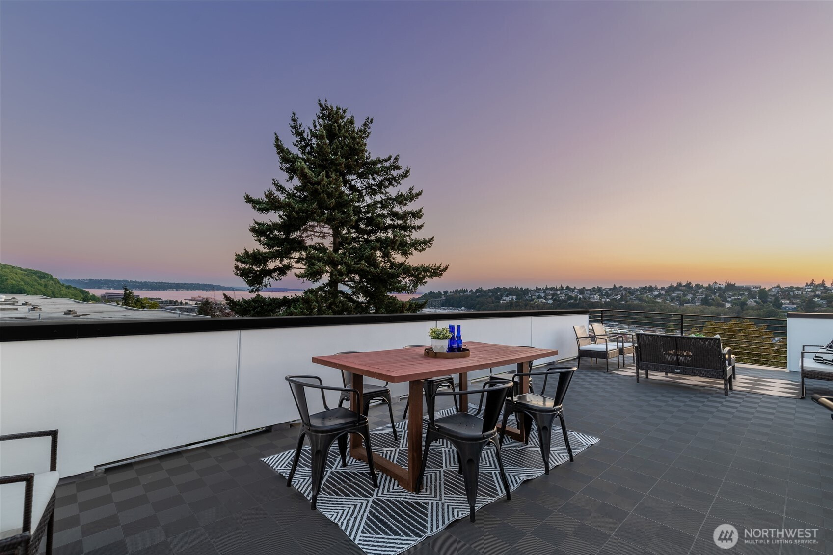 2538 14th Avenue W, Seattle, WA 98119